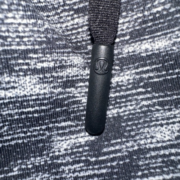 Lululemon MENS Jet Crop (Slim) Pants in Dramatic Static White Black Size 4 - Picture 8 of 8